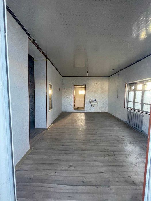 ХОВЛИЛИ УЙ СОТИЛАДИ СРОЧНО хамма кулайликлар мавжуд.