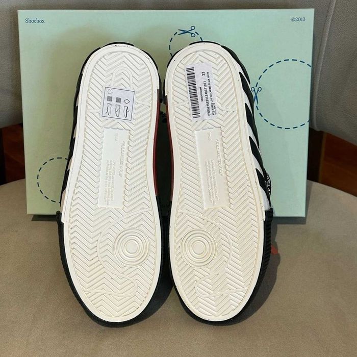 Vand OFF-WHITE black and white model de vara misto - toate marimile disponibile