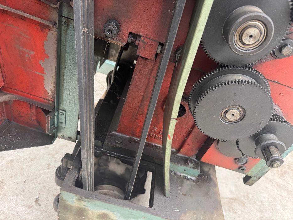 Универсален струг СУ 400 – ЗММ Сливен, работещ + ножове и аксесоари