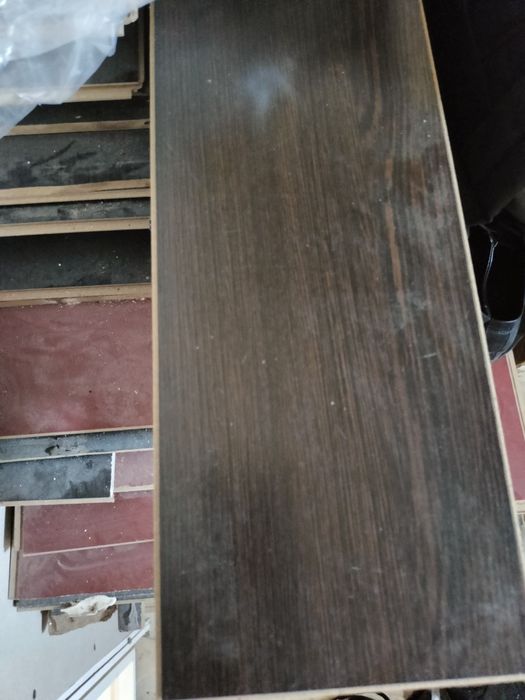 Ламинат сатылады.Коныр цвет.алам десениздер хаварласын