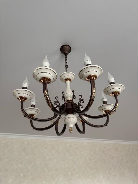 Люстра в идеальном состоянии