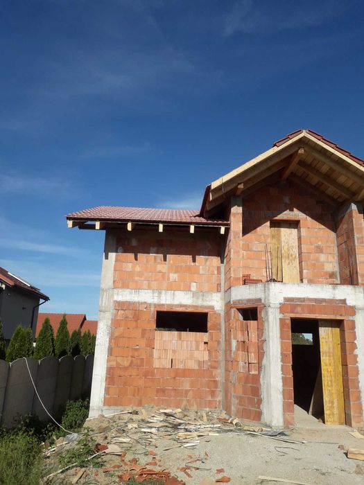 CASA IN ROSU in Batesti langa Faget