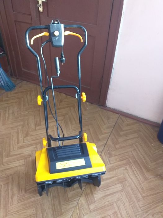 Снегоуборщик электрический