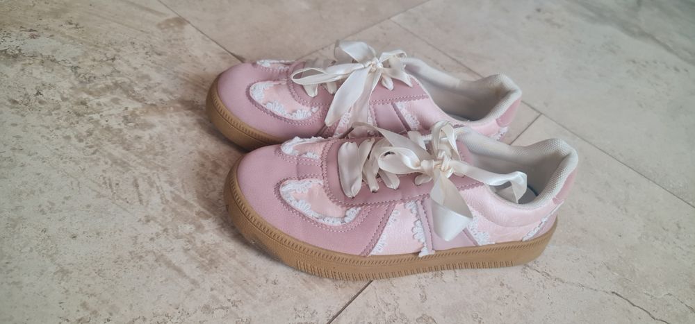 Adidasi fete moderni mas 35