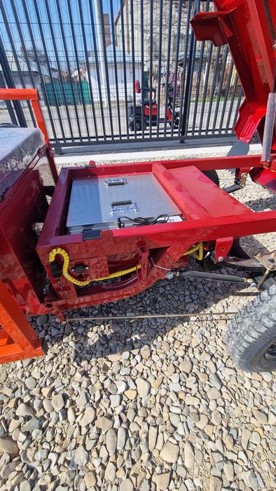 Triciclu Forte1000 cu bena cu motor DE 2000 W si reductor