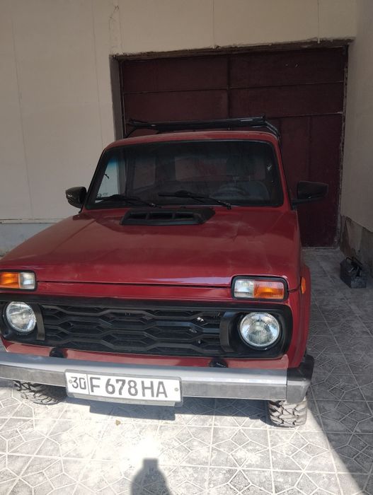 Нива сотилади холати янги 2121.  4×4