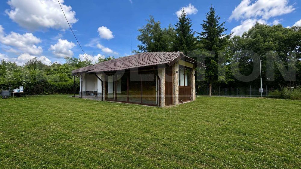Едноетажна къща в с. Долни Романци