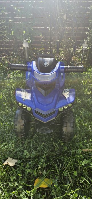 ATV fără pedale pentru copii (de tip ride-on / împingător)