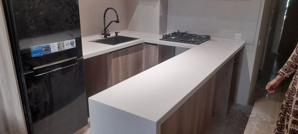 Кухонный стол из камня