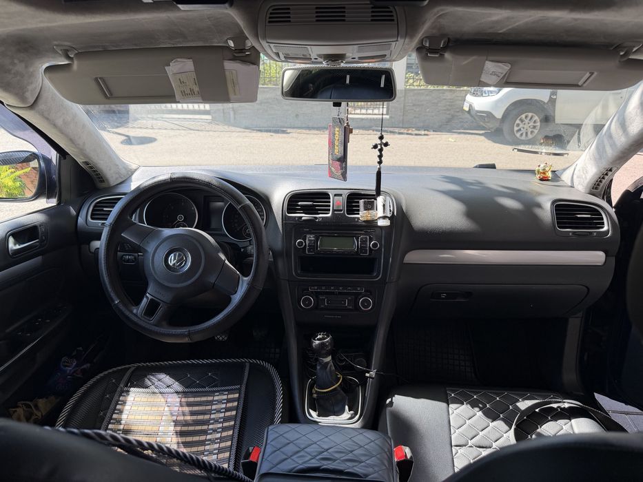 Volkswagen Golf 2010 diesel, 4.851 € — imagine 5