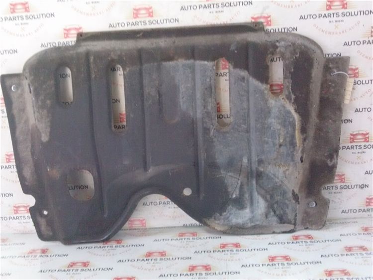 Scut motor metalic dacia logan 1.4 b an fabr. 2010