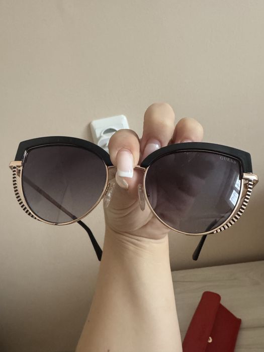 Слънчеви очила на Guess