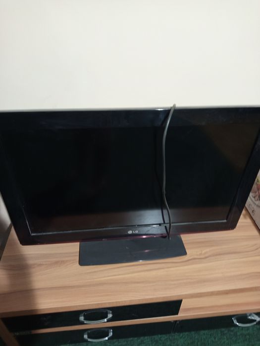 Срочно продаётся телевизор новый состояние отличное