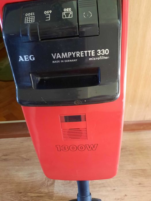 Vand aspirator Aeg 1300 wati