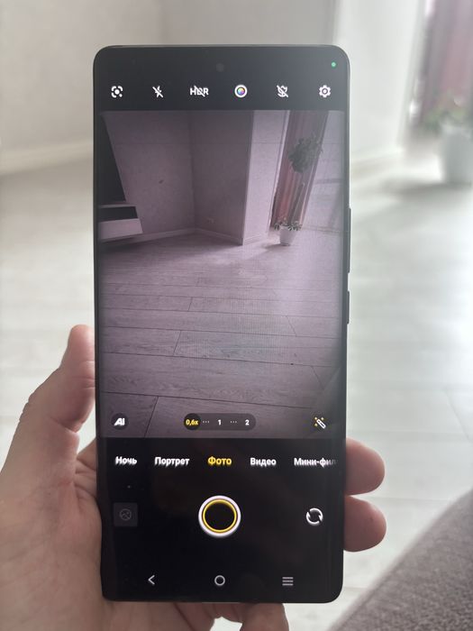 Продам смартфон vivo V 27