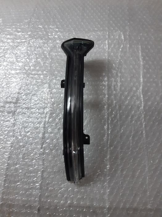 Semnal oglinda dreapta BMW seria 5 G30    2017-18-19