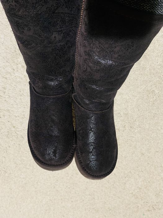 UGG Australia- model brocat