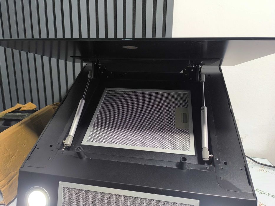 Hotă de Bucătărie Hoover - Panou Sticlă Negru - Wi-Fi/Aplicație Mobilă