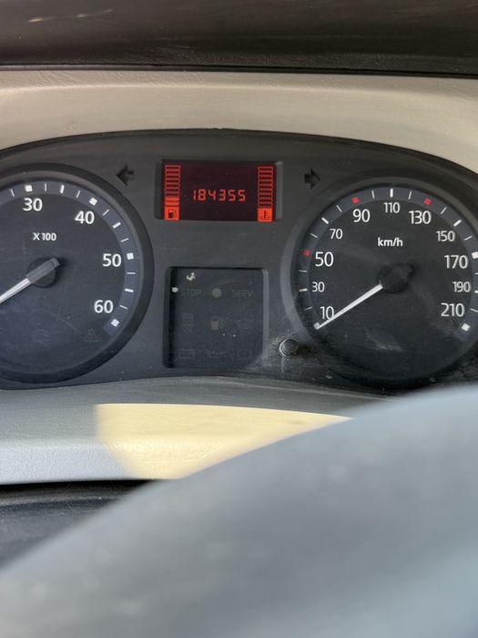 DE VÂNZARE – Renault Trafic 2.0 dCi