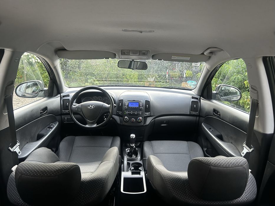 -Hyundai i30 facelift-break-2011-1.4benzina-109cai-euro5-adusa din germania-