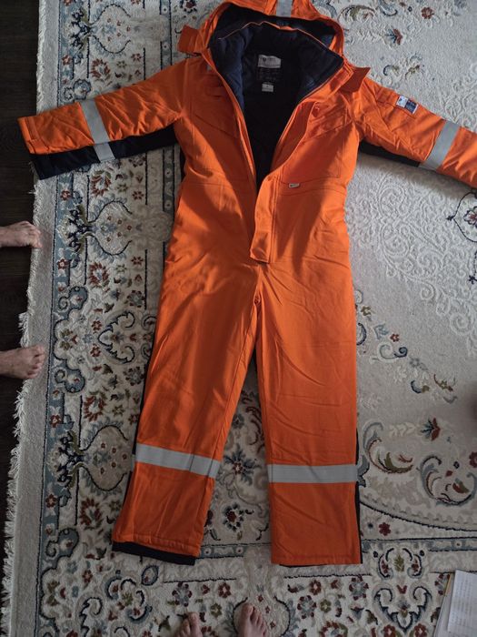 Комбинезон зимний новый