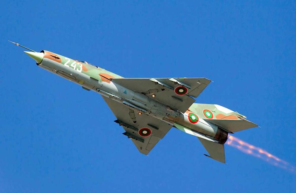 сборная модель конструктор самолета МИГ-21 супер турбо!