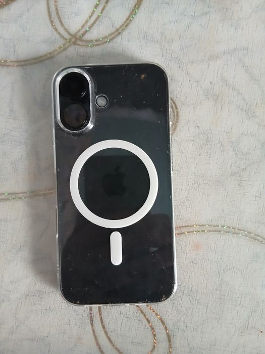 Айфон 16 в идеале почти новый