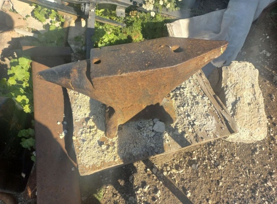 наковальня сто килограммов примерно