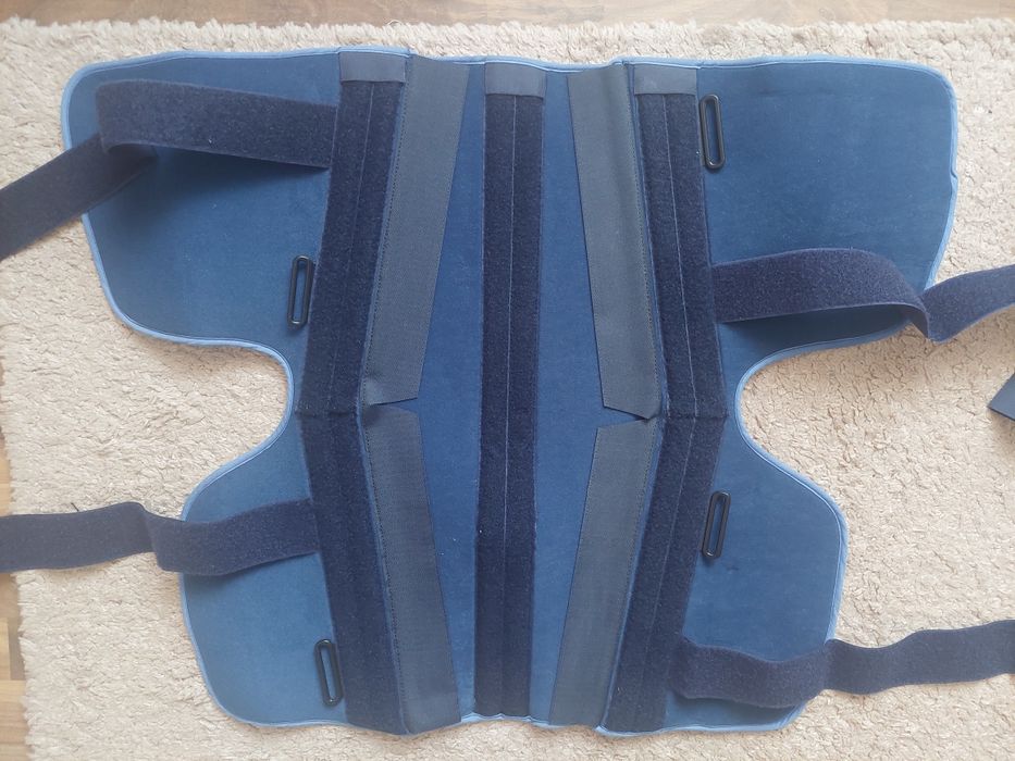 Orteza medicala fixa de genunchi ,este noua ,imobilizeaza genunchiul