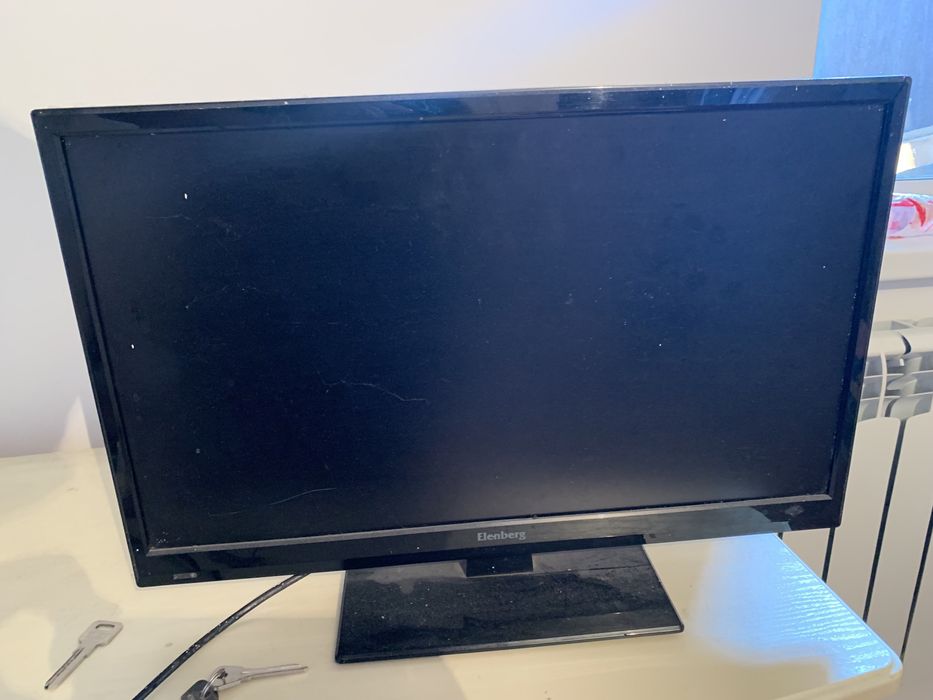Продам телевизор Elenberg