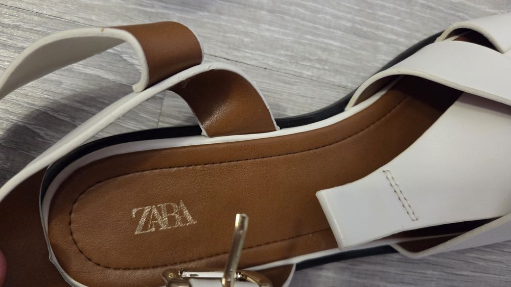 Сандали Zara ,нови