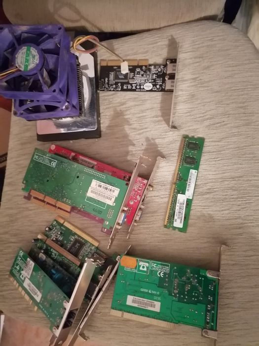 Componente PC: placi de baza, audio, video, internet, telefon, diverse