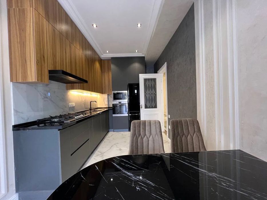 Ц-1 Новостройка! Сдается новая 4-х комнатная квартира в центре города!