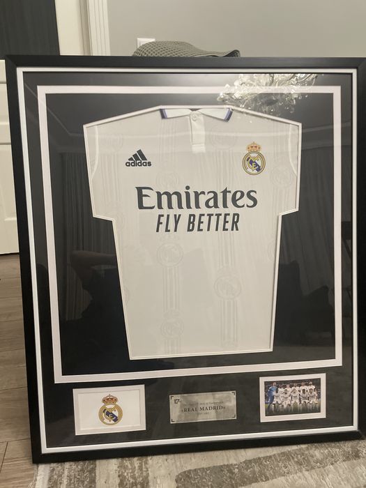 Футбольная форма в рамке реал мадрид оригинал