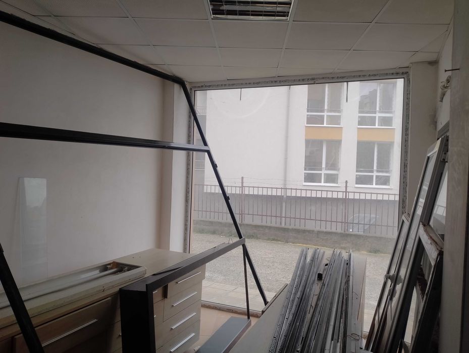 Дава се под наем Офис в Бургас, Меден рудник - зона А - 60 кв.м за 300 € - Снимка #3