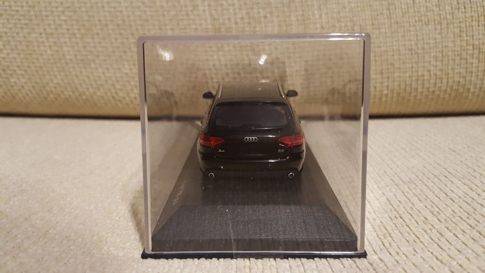 Колекционерски модел Minichamps Audi B8 Avant 1:43 1/768бр.