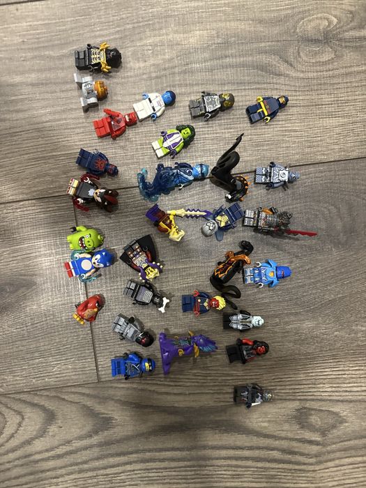 лего фигурики лот