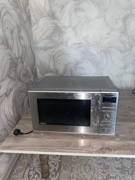 Большой микроволновка купили 1 год назад