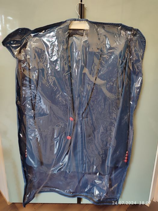 Продам 2 мужских костюма