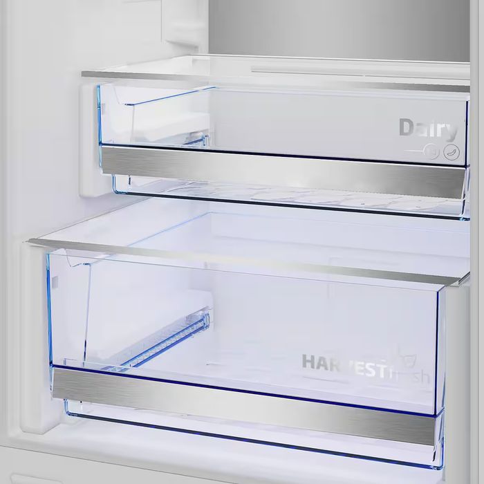 Нов инверторен хладилник с фризер за вграждане Beko B7 177 см