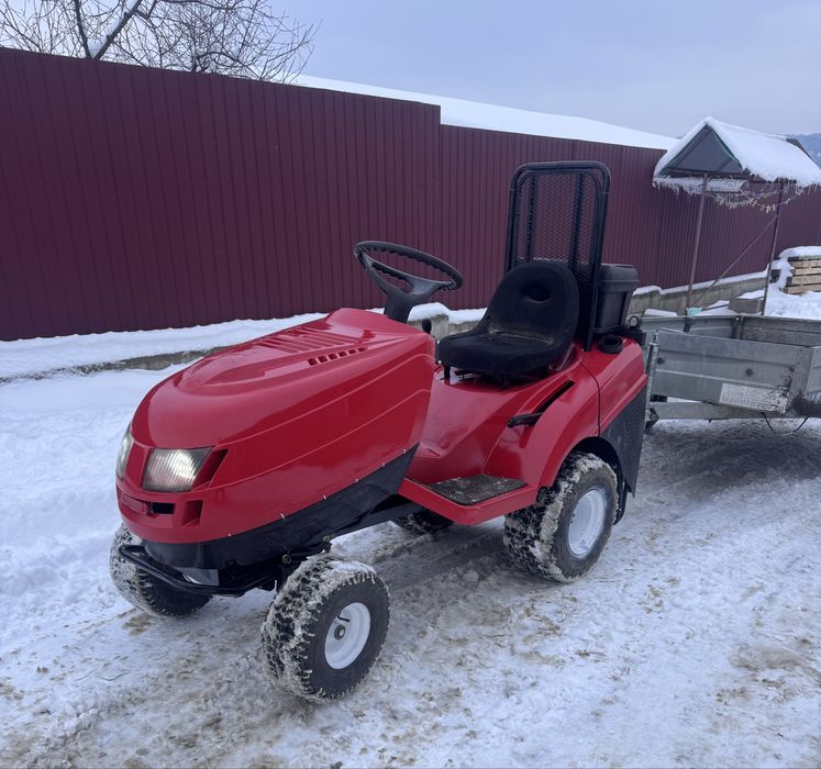 Vând tractoraș de gazon