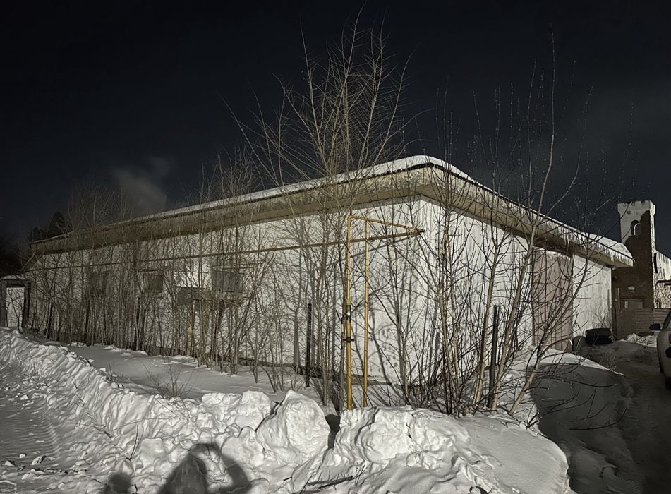 Продам участок с двумя зданиями!