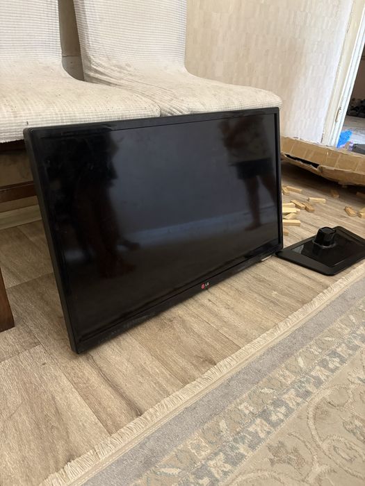 Телевизор LG цветной