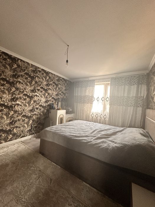 Дом  с большим двором