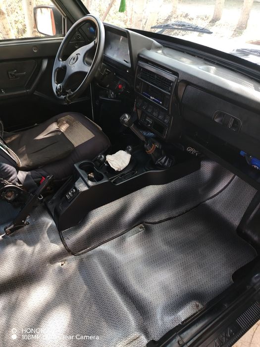 Lada Niva 4x4 2015-yili yurgan masofasi 160000 KM