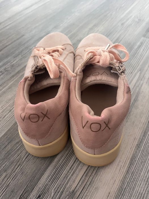 Дамски текстилни маратонки