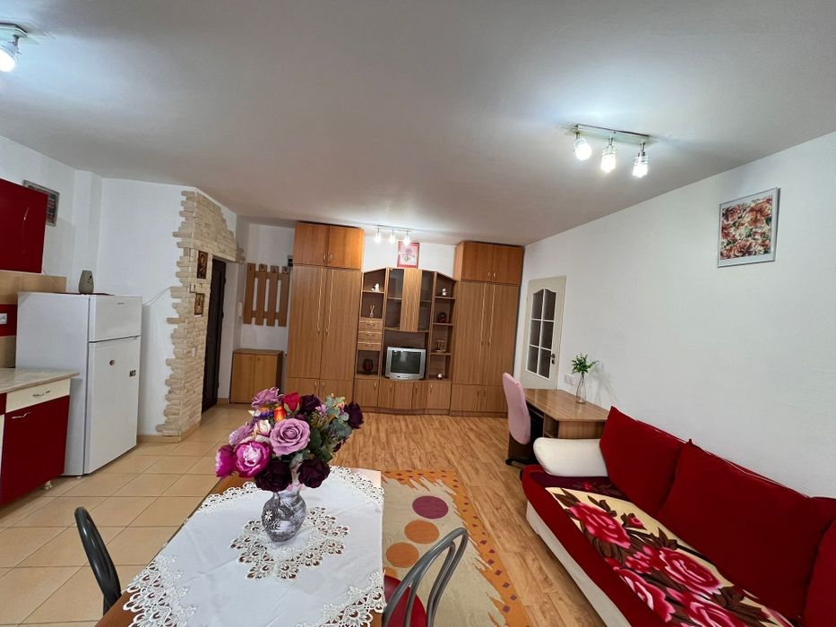 Închiriez apartament cu doua camere Florești
