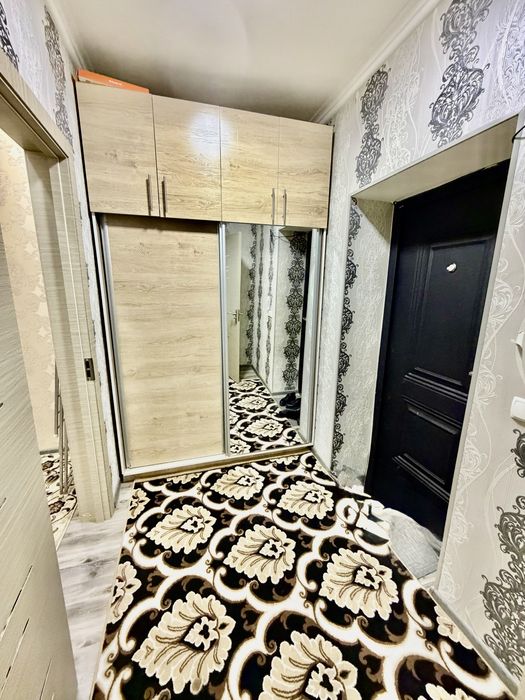 Sartipo sevinch cafe oldida