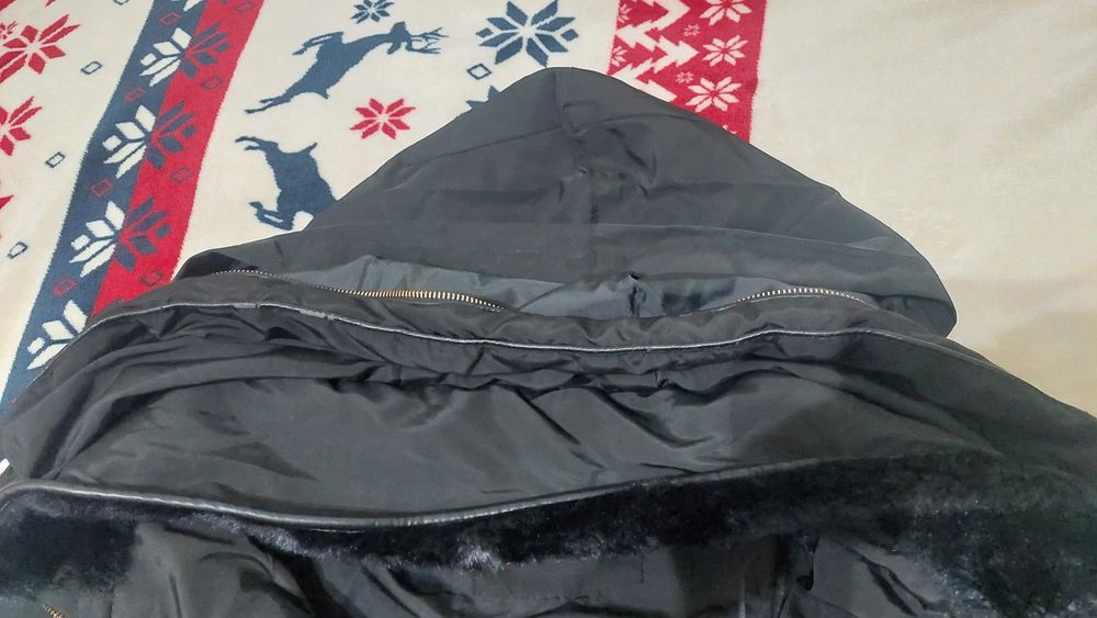 Vând geacă scurtă Zara, mărime S