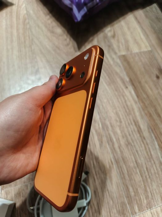 Продам айфон 17 про 256 гб